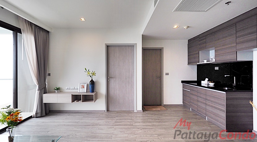 Aeras Beachfront Jomtien Condo For Sale - AERAS06