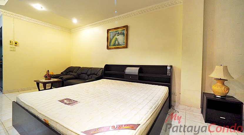 Commercial Shophouse For Sale Central Pattaya - CCP0001