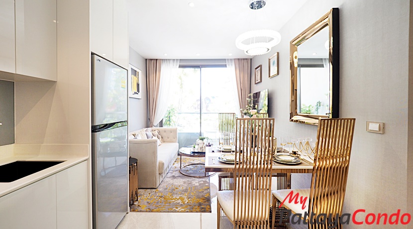 Copacabana Beach Jomtien Condo For Sale - COPAC05