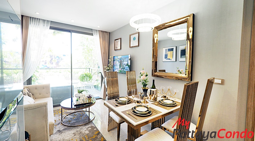 Copacabana Beach Jomtien Condo For Sale - COPAC05