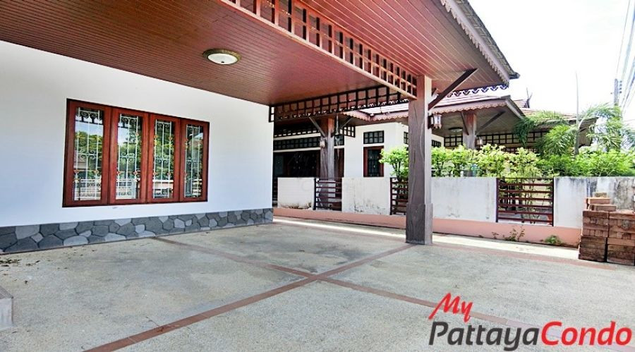 Blue Star Village East Pattaya House For Sale - HEBS01