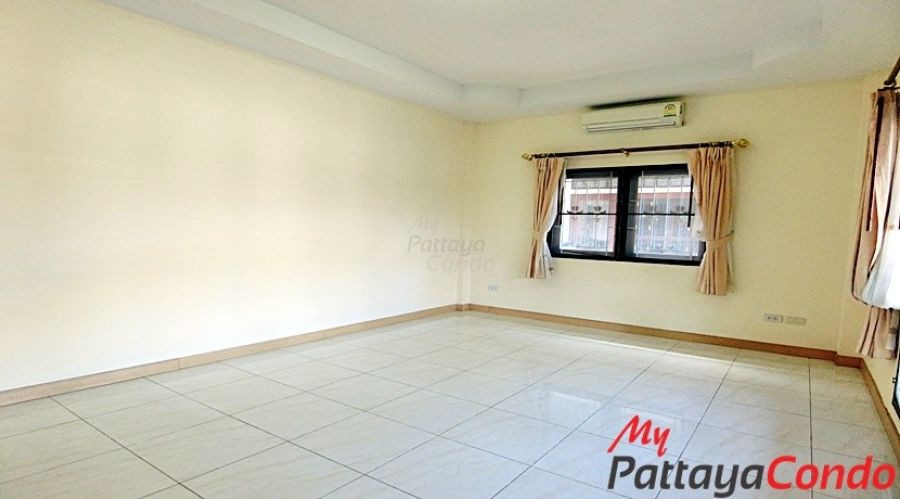 Blue Star Village East Pattaya House For Sale - HEBS01