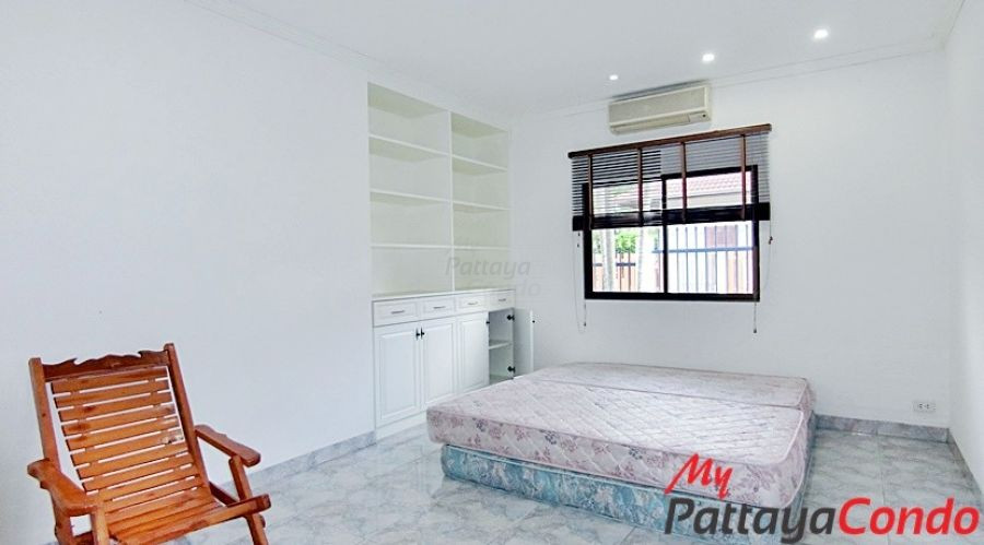 Swiss Paradise Village East Pattaya House For Sale - HESW01