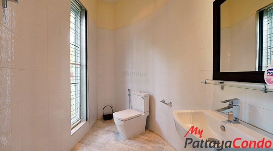 Thaily Wood Village East Pattaya Pool Villa For Sale - HETW01-17