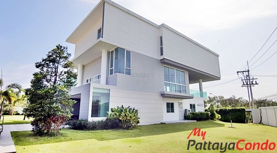 The Grand Paradise Villa East Pattaya Pool Villa For Sale - HEGPV01