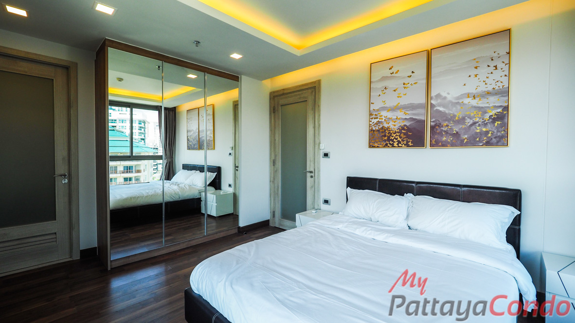 The Peak Towers Pattaya Condo For Sale - PEAKT50