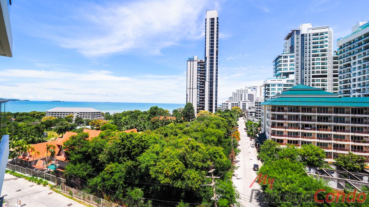The Peak Towers Pattaya Condo For Sale - PEAKT50
