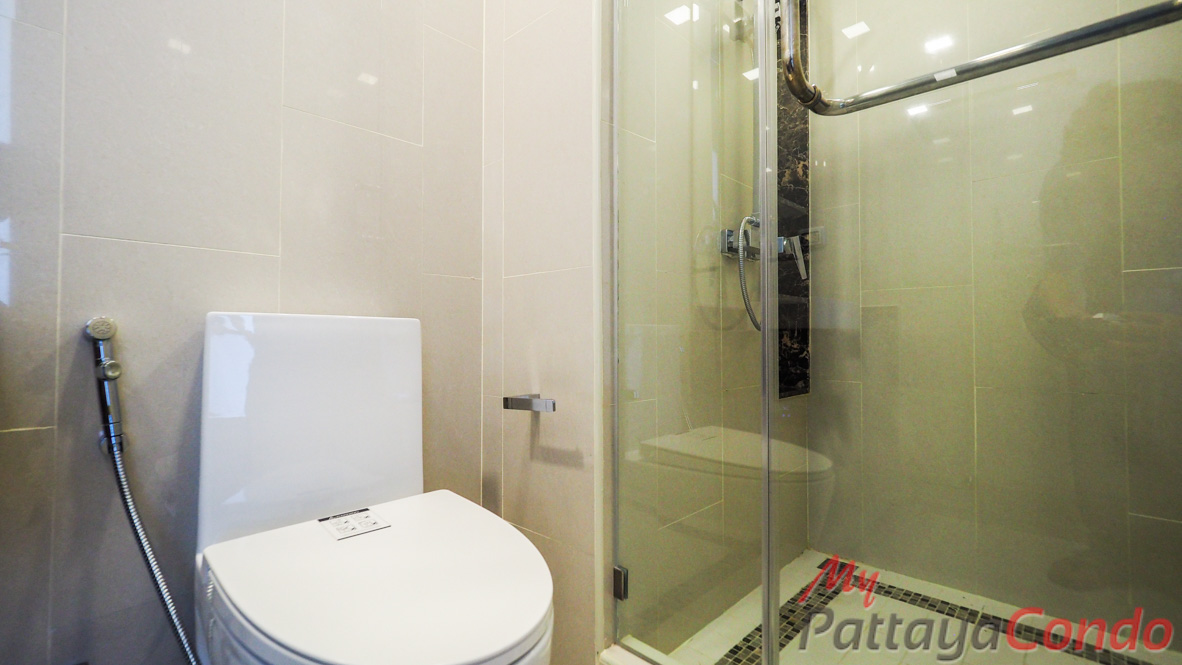 The Peak Towers Pattaya Condo For Sale - PEAKT51