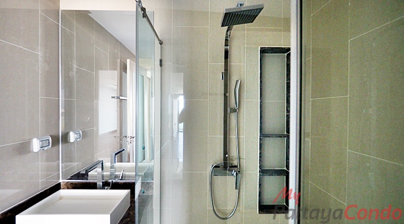 The Peak Towers Pattaya Condo For Sale - PEAKT47