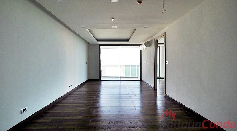 The Peak Towers Pattaya Condo For Sale - PEAKT47