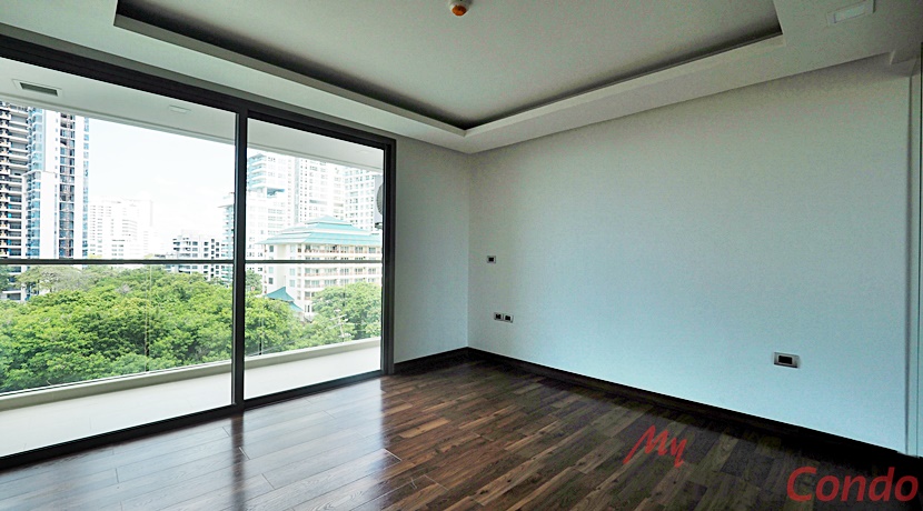 The Peak Towers Pattaya Condo For Sale - PEAKT42