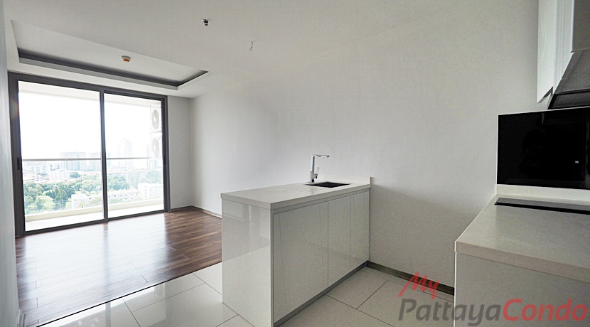 The Peak Towers Pattaya Condo For Sale - PEAKT43