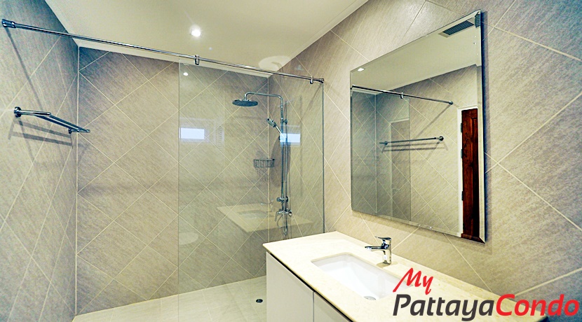 Beverly Hills Village Pattaya Townhouse For Sale - HP0003