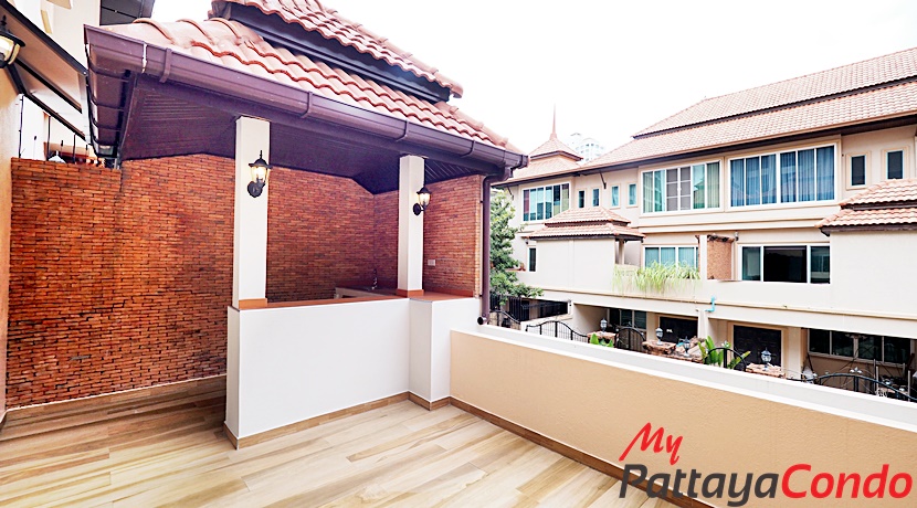 Beverly Hills Village Pattaya Townhouse For Sale - HP0003