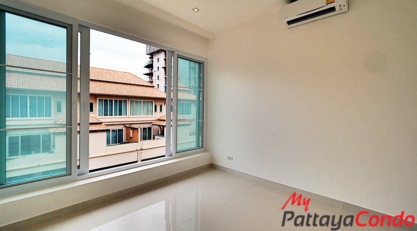 Beverly Hills Village Pattaya Townhouse For Sale - HP0003
