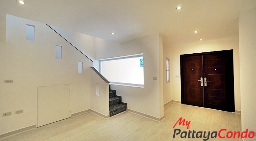 Beverly Hills Village Pattaya Townhouse For Sale - HP0003