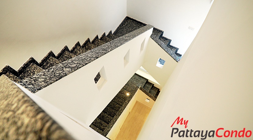 Beverly Hills Village Pattaya Townhouse For Sale - HP0003