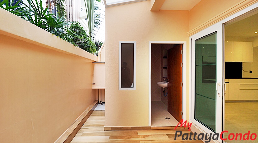 Beverly Hills Village Pattaya Townhouse For Sale - HP0003