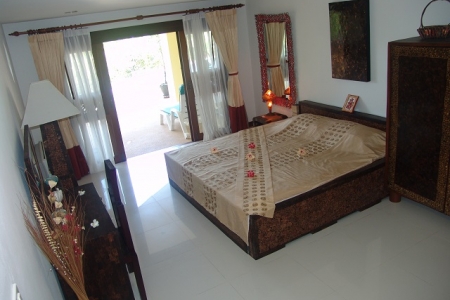Baan Sawadee | Three-bedroom Fully Furnished Pool Villa with Large Tranquil Tropical Garden-4