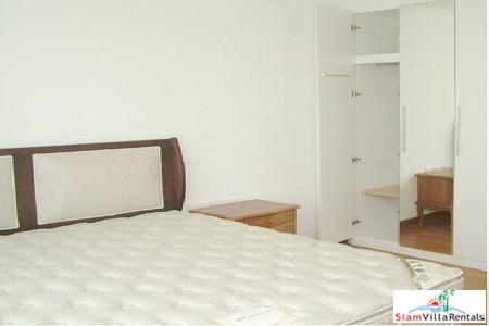Baan Siri Sukhumvit 13 | Nice Three Bedroom Condo for a Good Price at Asoke BTS-10