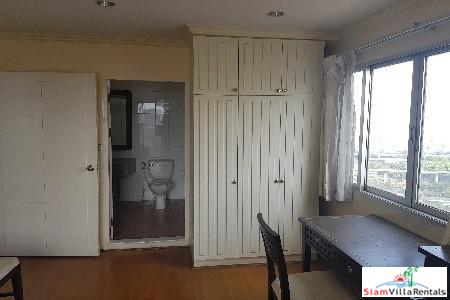 Witthayu Complex | Large Two Bedroom Condo near BTS Phloen Chit