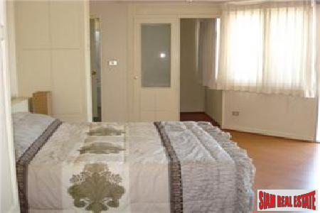 Witthayu Complex | Large Two Bedroom Condo near BTS Phloen Chit