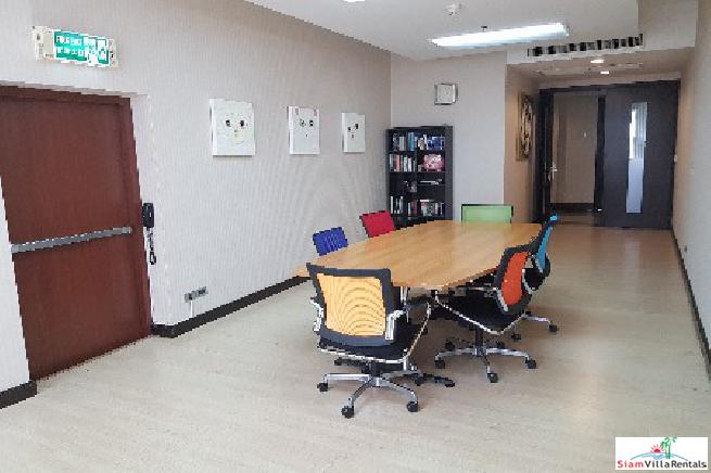 Grand Mercure Bangkok Asoke Residence | Convenient and Extra Large Three Bedroom Condo for Rent