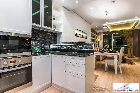 Skywalk Condo | Fantastic City Views from this Contemporary Two Bedroom Condo in Phra Khanong