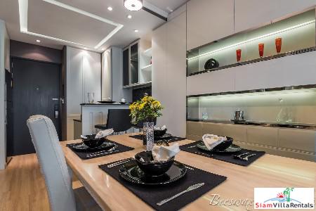 Skywalk Condo | Fantastic City Views from this Contemporary Two Bedroom Condo in Phra Khanong