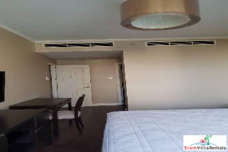 All Seasons Mansion | Spacious and Convenient Two Bedroom Condo for Rent in Lumphini