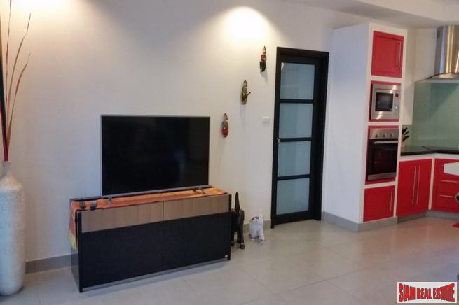 Saphan Chang Residence | Colorful Three Bedroom Rawai Pool Villa with Private Yard-9