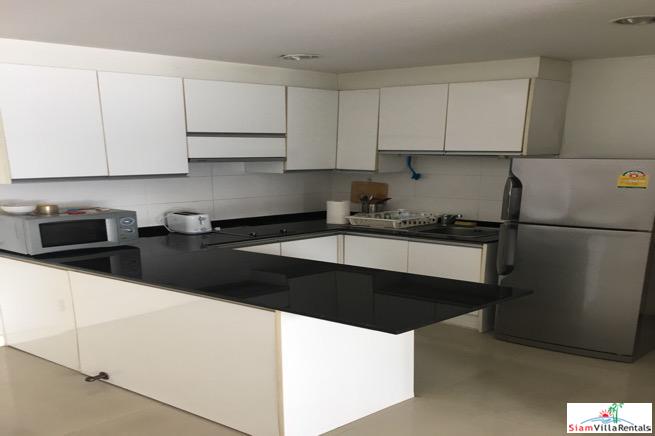 Serene Place | Two Bedroom Asoke Condo For Rent Near Shopping and Benchasiri Park
