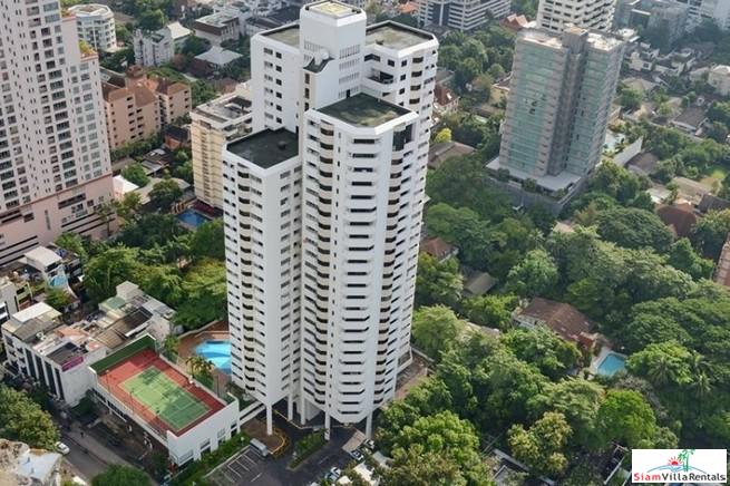 Baan Suan Petch | Roomy Two Bedroom Condo Good for Small Family in Phrom Phong