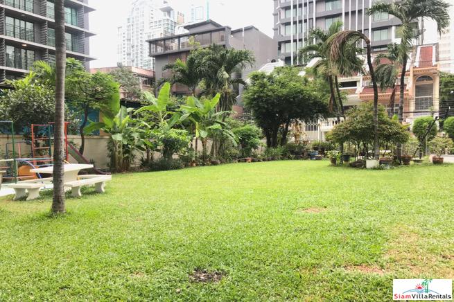 Rishi Court | Spacious 3 Bedroom, 3 Bath Apartment in Convenient Location Between Asoke & Nana BTS
