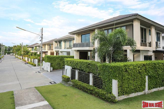 Fantastic Immaculate Modern Three Bedroom Family Home in Koh Kaew, Burasiri-2