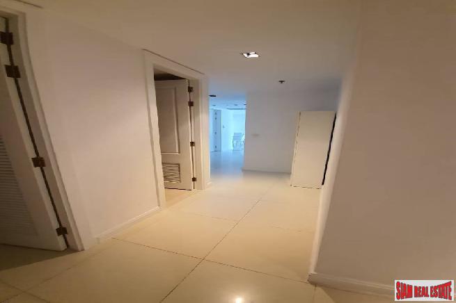 Athenee Residence | Spectacular City Views from this Three Bedroom Corner Condo in Phloen Chit