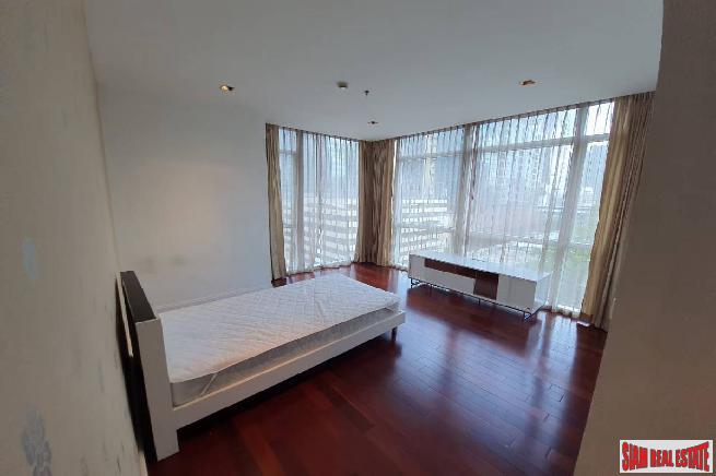Athenee Residence | Spectacular City Views from this Three Bedroom Corner Condo in Phloen Chit