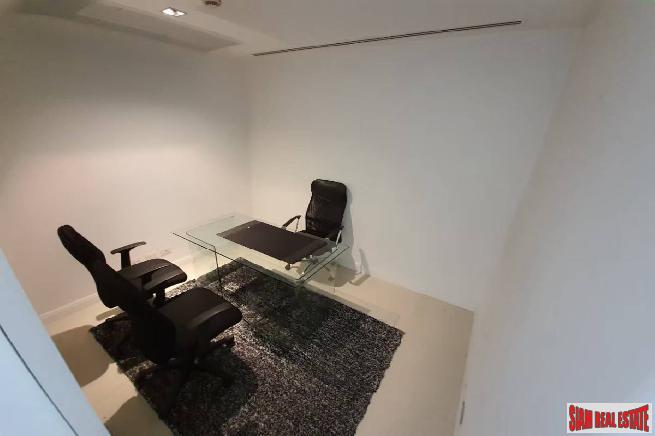 Athenee Residence | Spectacular City Views from this Three Bedroom Corner Condo in Phloen Chit