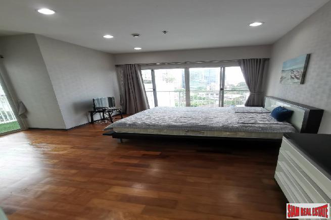 Athenee Residence | Spectacular City Views from this Three Bedroom Corner Condo in Phloen Chit-7
