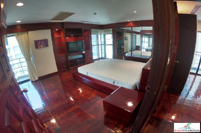 Baan Somthavil | Extra Large Three Bedroom for Rent with Views of Lumpini Park and Royal Bangkok Sport Club in Ratchadamri