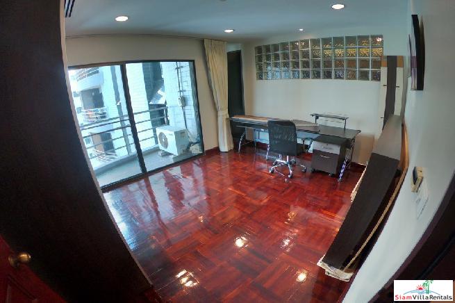 Baan Somthavil | Extra Large Three Bedroom for Rent with Views of Lumpini Park and Royal Bangkok Sport Club in Ratchadamri