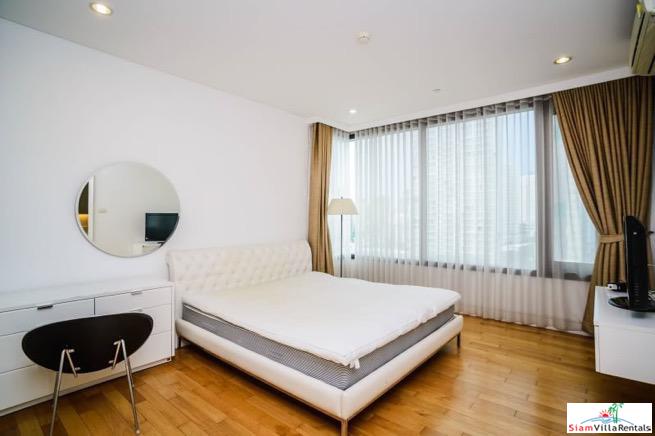 Aguston Sukhumvit 22 | Charming Deluxe Two Bedroom Condo with Extras and Pets Allowed in Phrom Phong