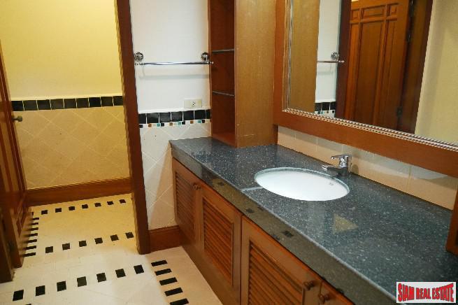 Lake Shore Villas | Exceptional Lake View Four Bedroom House for Sale in Laguna-15