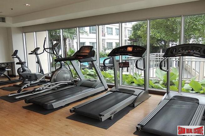 Condo One X Sukhumvit 26 | Bright and Spacious One Bedroom Close to BTS Phrom Phong-1