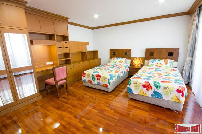 Sachayan Mansion | Huge Three Bedroom Apartment for Rent in Thong Lo - Perfect for a Family + Pet Friendly