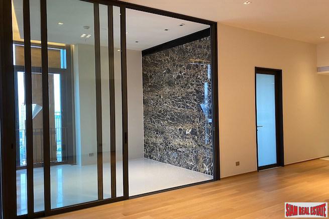 Beatniq Sukhumvit 32 | Two Bedroom + 1 Study room Condo for Rent with Unblocked City Views in Thong Lo