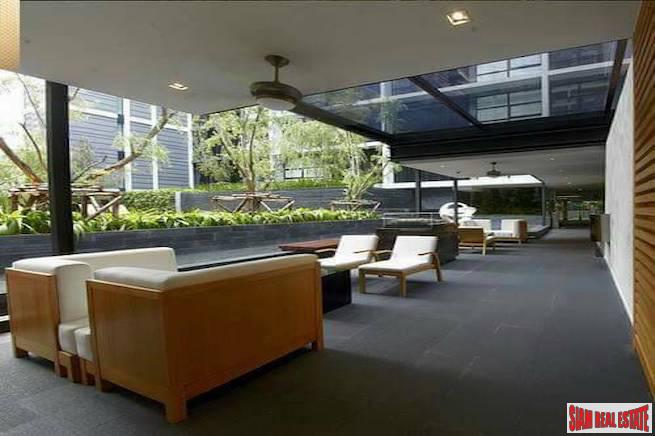 Mode Sukhumvit 61 | Big One Bedroom for Rent in a Low Rise Building Near BTS Ekkamai-11