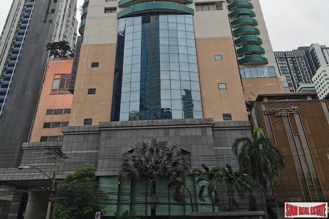 Las Colinas | Elegant & Spacious Two Bedroom Condo for Rent in Asoke