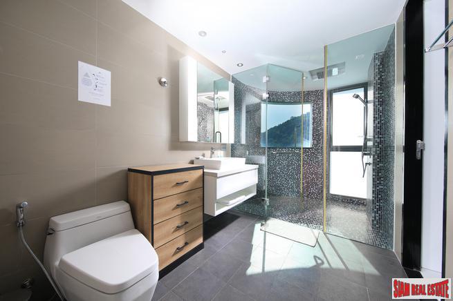 Absolute Twin Sands | Fantastic One Bedroom Penthouse with 180 Degree Sea Views for Sale in Patong-7