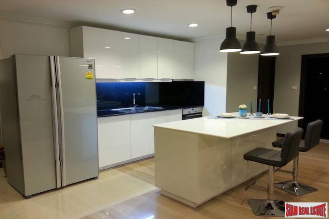 Richmond Palace Condominium | Bright & Peaceful Three Bedroom Corner Unit for Rent in Phrom Phong